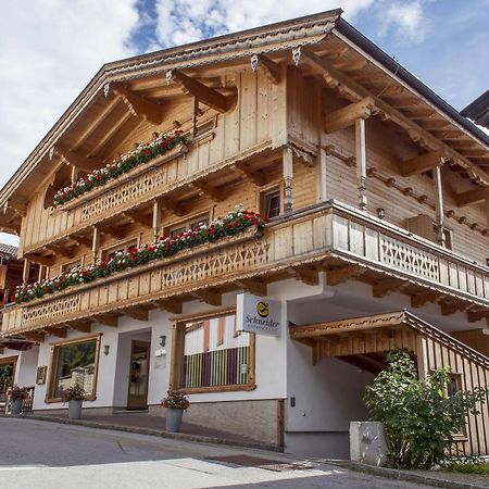 Das Gaestehaus Schneider Am Dorfplatz Alpbach Bagian luar foto