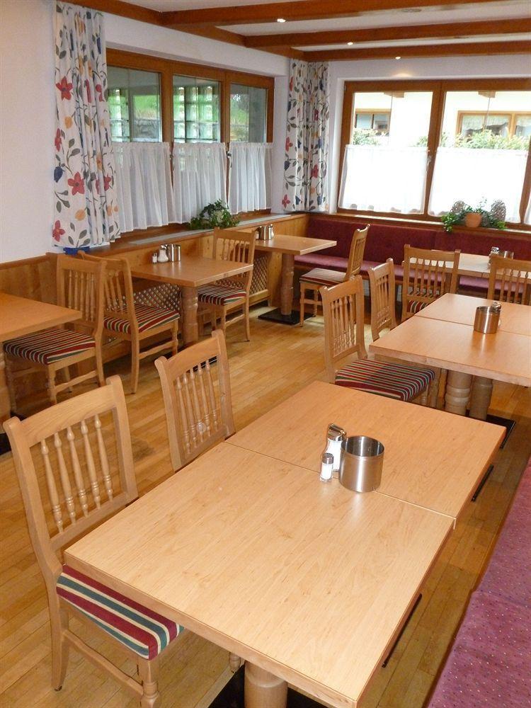 Das Gaestehaus Schneider Am Dorfplatz Alpbach Bagian luar foto