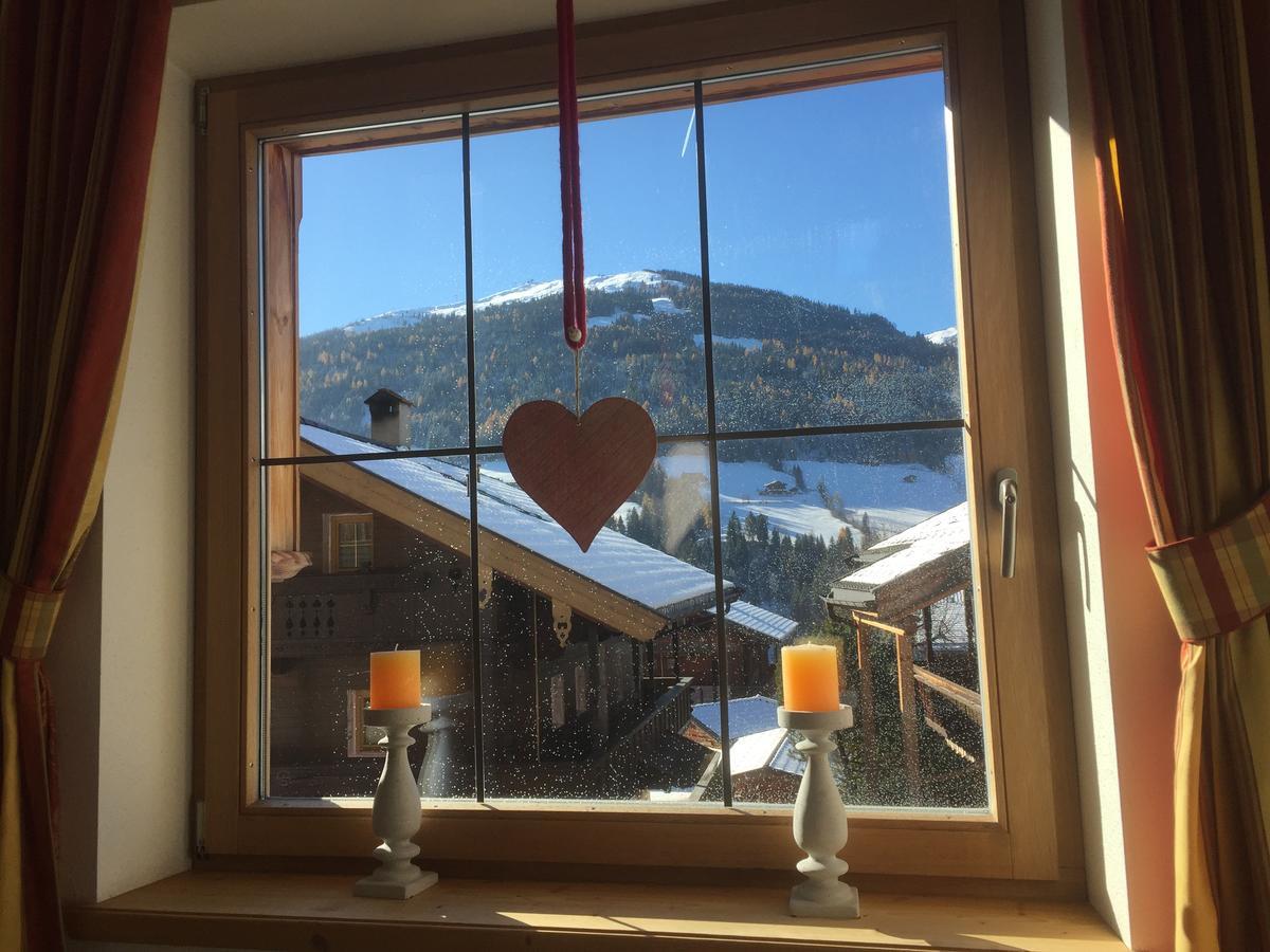 Das Gaestehaus Schneider Am Dorfplatz Alpbach Bagian luar foto