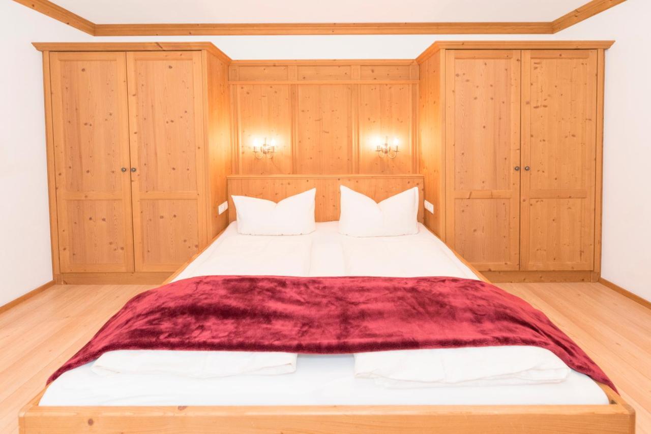 Das Gaestehaus Schneider Am Dorfplatz Alpbach Bagian luar foto