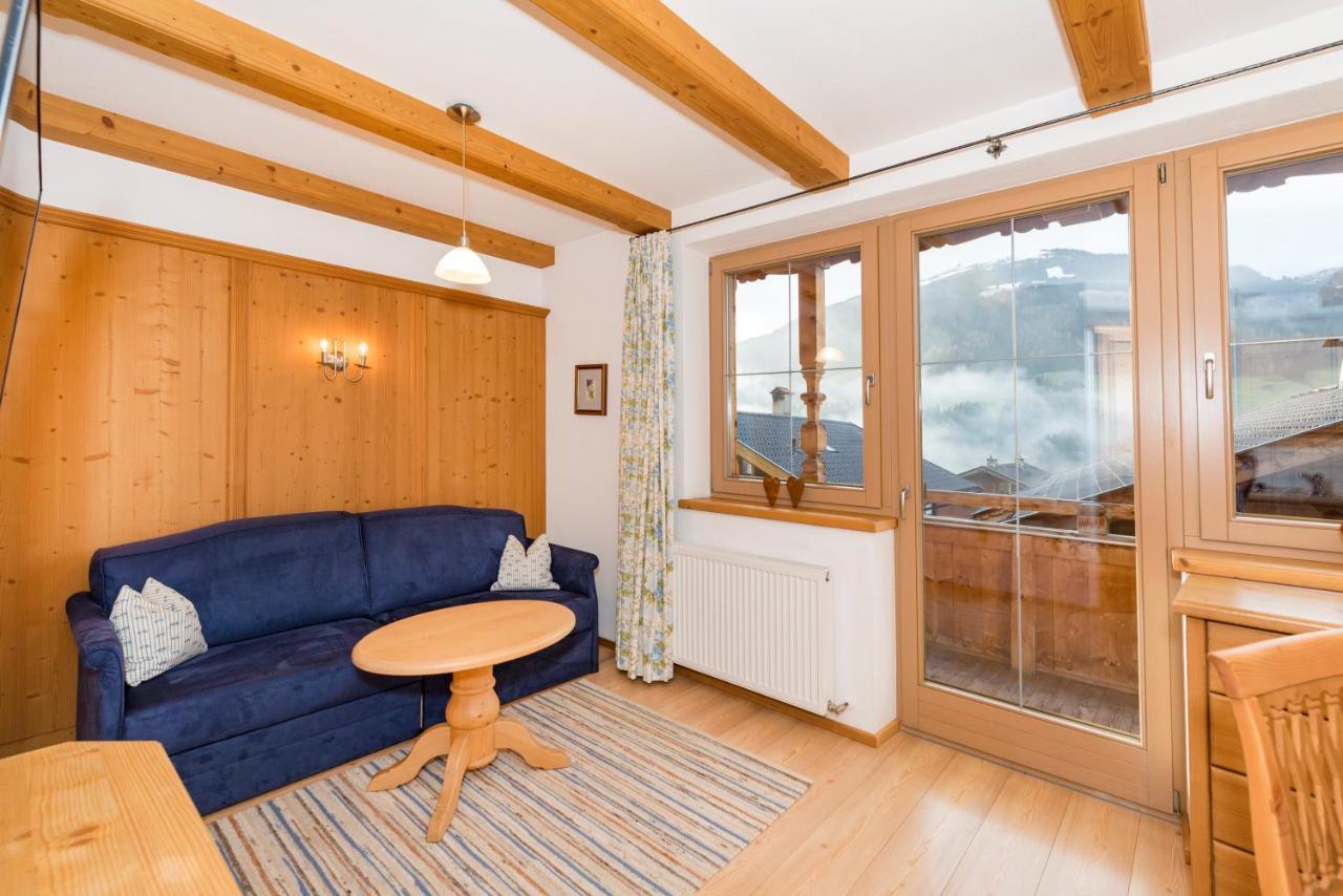 Das Gaestehaus Schneider Am Dorfplatz Alpbach Bagian luar foto