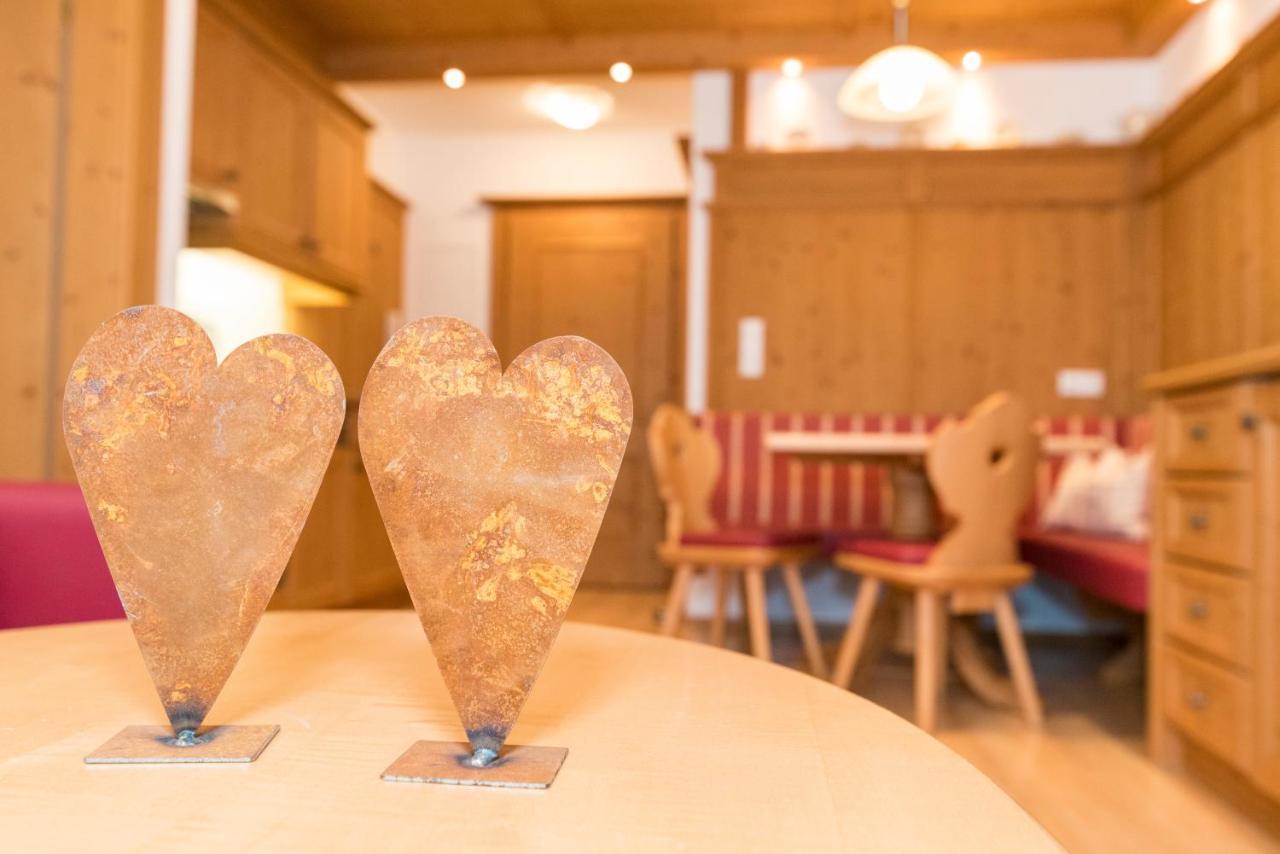 Das Gaestehaus Schneider Am Dorfplatz Alpbach Bagian luar foto
