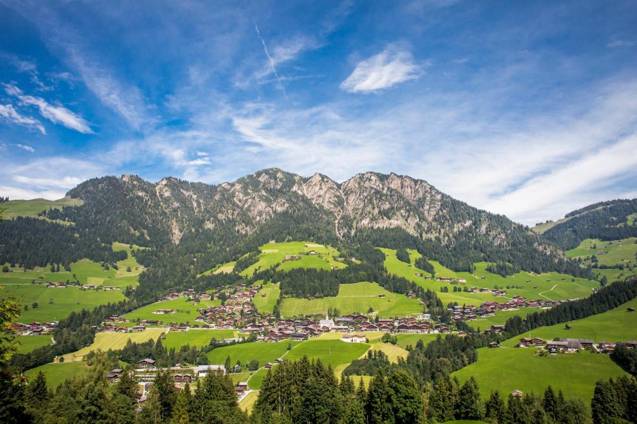 Das Gaestehaus Schneider Am Dorfplatz Alpbach Bagian luar foto